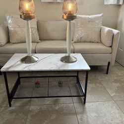 Sofá tables lamps. Everything must go.