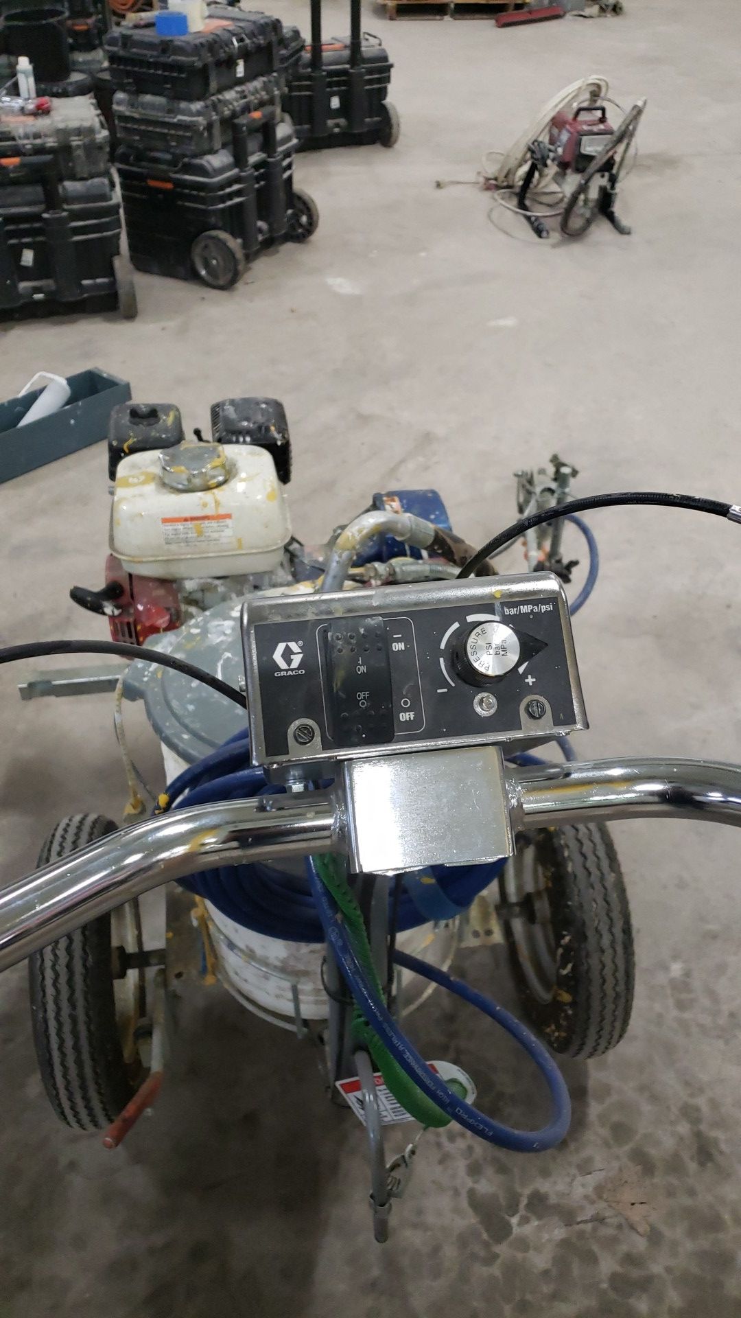 Graco linelazer 3400 airless paint sprayer for Sale in Cleveland, OH OfferUp