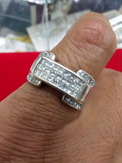 14k white gold ring 10.4 grams 1ct diamonds