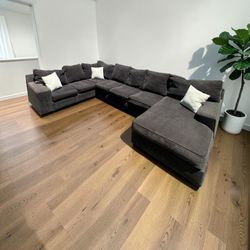 FREE DELIVERY! 🚚 Ashley Furniture Sectional