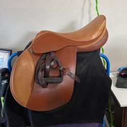 17” Henri De Rivel Jumping Saddle