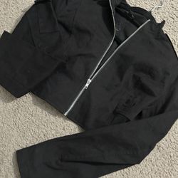 Black Cropped Zip-up Jacket