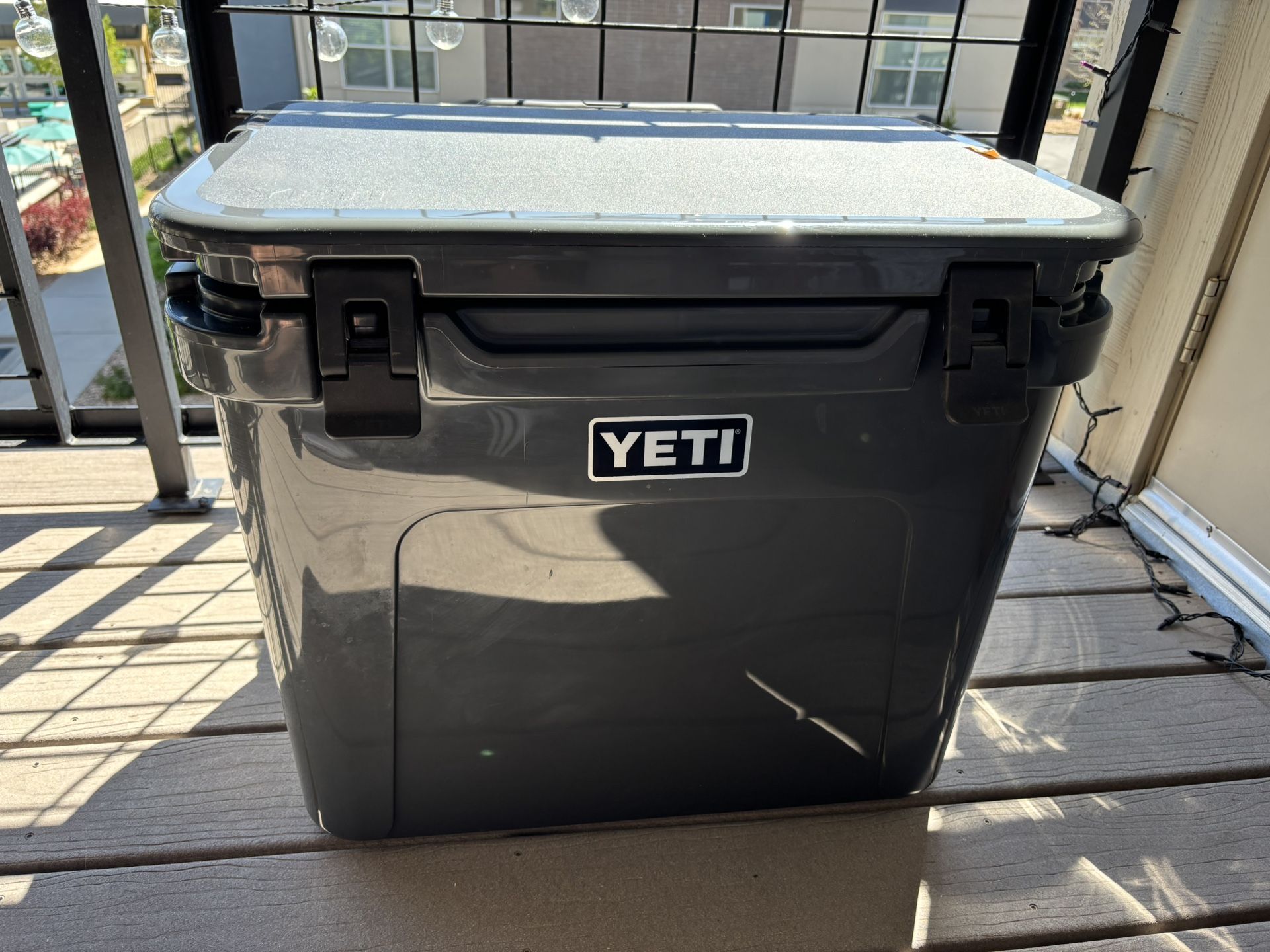 YETI Roadie 60 Wheeled Cooler Grey *NEW*