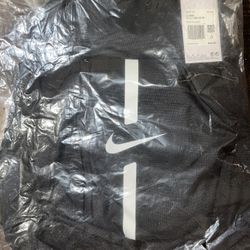 black nike backpack