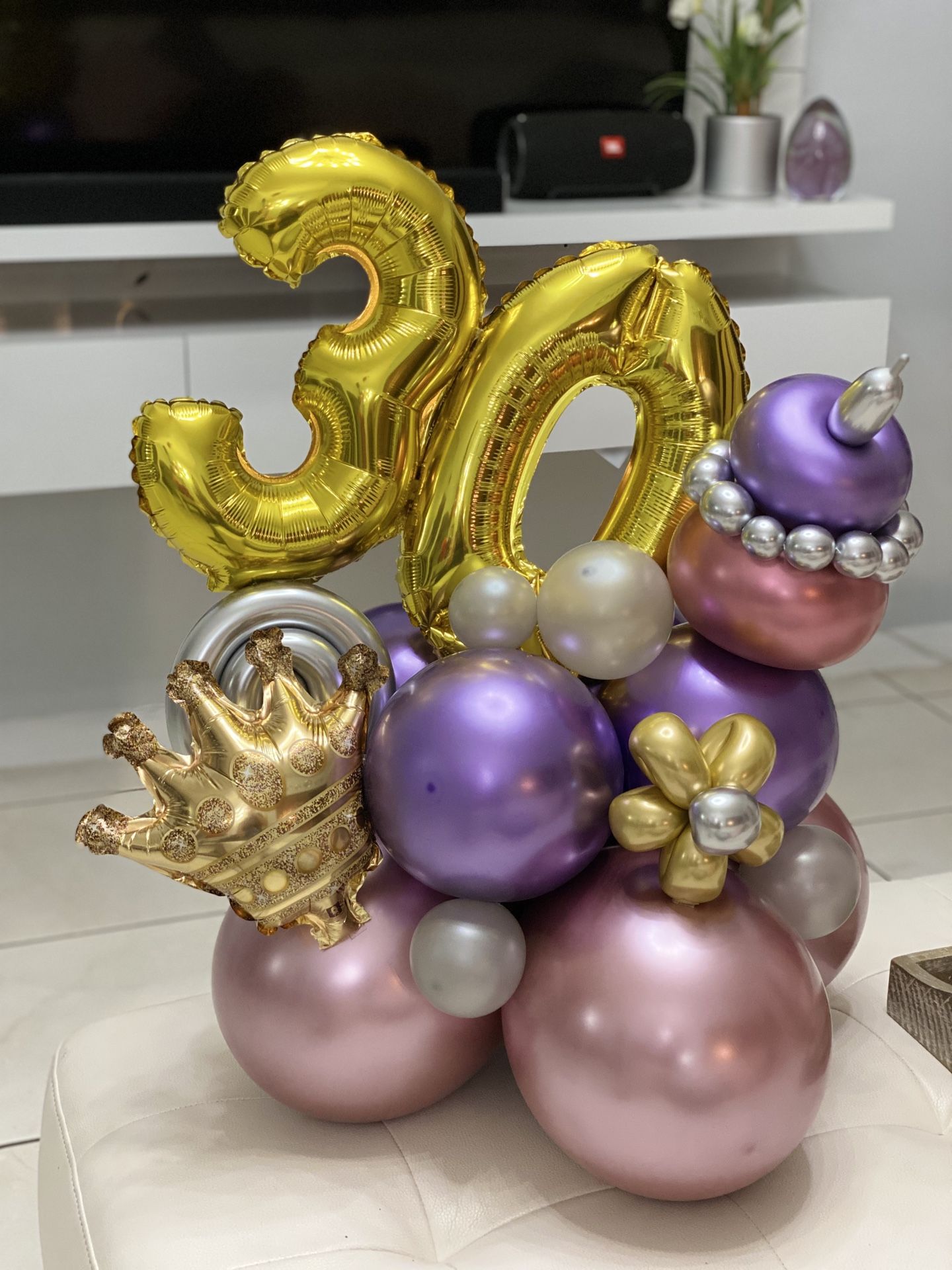 Deluxe ballooons arrangements