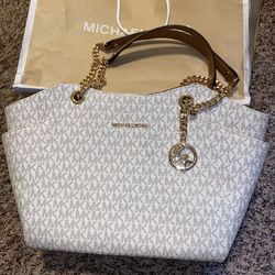 Michael Kors hand bag 💼 brand
