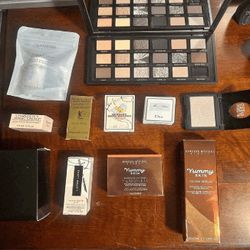 Spark Creativity with a Pro Makeup Kit! there company
