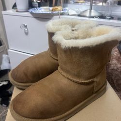 mini bailey bow ugg boots 