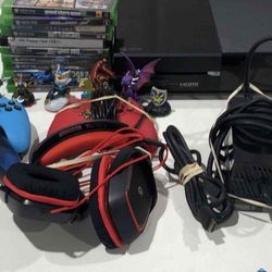 Tested Xbox One W/ 4 controllers & Headset  +  12 Games (3 Sealed!)
