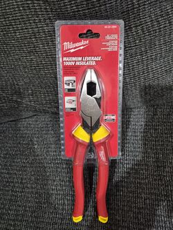Milwaukee 9 inch lineman pliers insulated