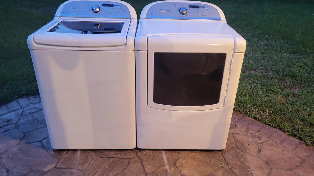 WHIRLPOOL CABRIO TOP LOAD WASHER AND MATCHING DRYER 