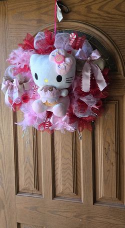Hello Kitty Wreath 
