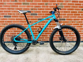 Upgraded 2019 Specialized Fuse 27.5+ Medium Teal color