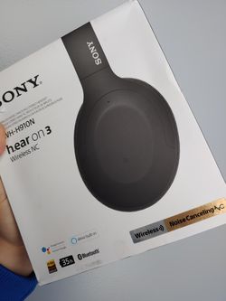 WH-910N Sony Noice Cancelling Headphones Hear On 3