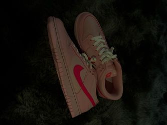 Nike triple pink dunks