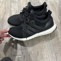 Women’s Adidas Ultraboost Size 7 1/2