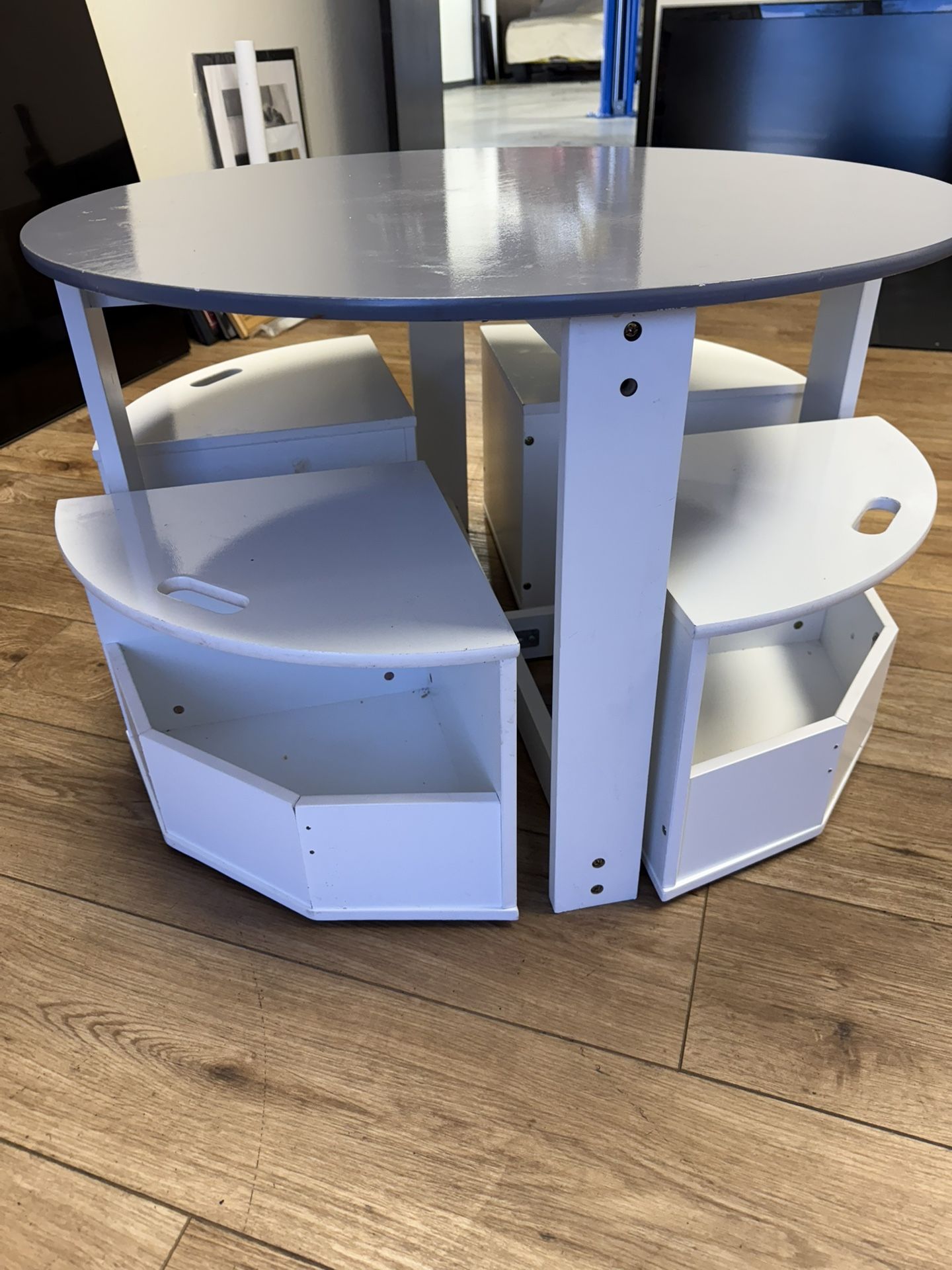 Round Table With Tuck Away Chairs