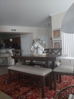 BEAUTIFUL DINING ROOM SET