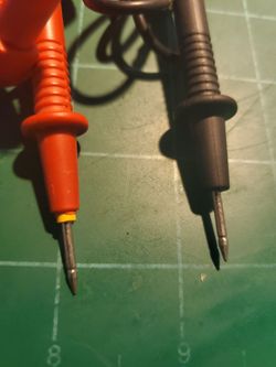 voltage meter prongs