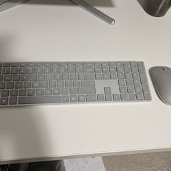 Microsoft Surface Wireless Keyboard and Mouse Set – Platinum Edition (Model 1742 & 1791)