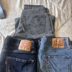 3 Jeans 👖 Levi’s