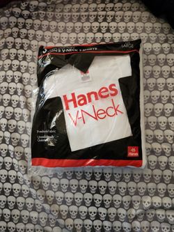 NIB-Hanes Men's V-Neck T-shirt 3 Count Package