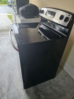 GE Electric Stove