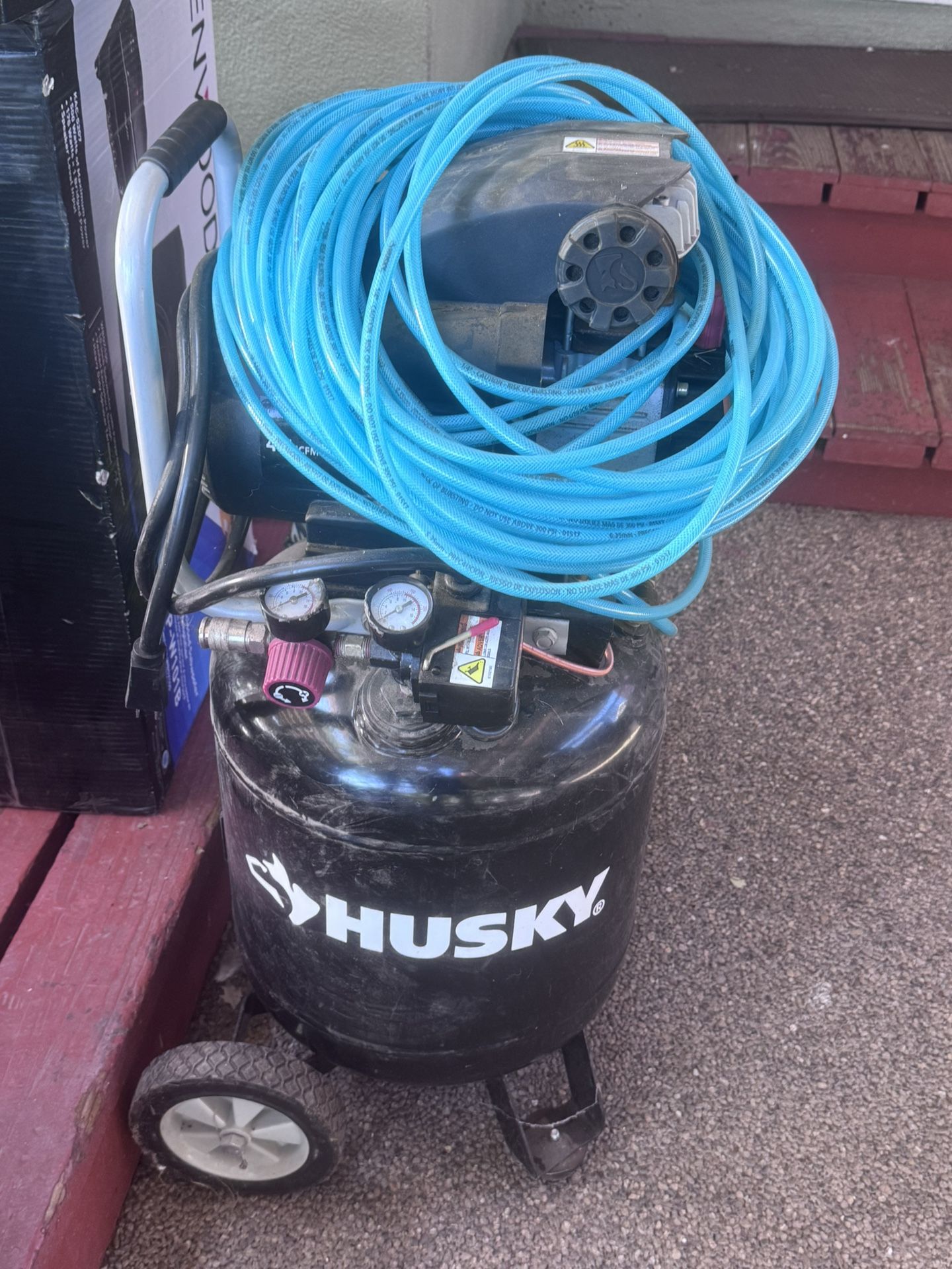 Husky 10 Gallon Air Compressor 