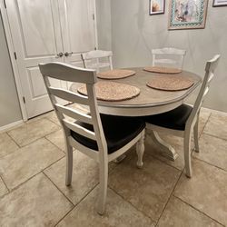Oval dining Kitchen Table 4-Chairs. 38X60