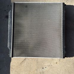 2000 Excursion  OR  F250 - F350 Radiator