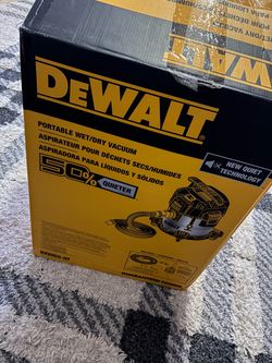 DEWALT STEALTHSONIC 5 Gallon Shop Vacuum Wet and Dry,