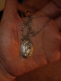 Necklace with Saint Christopher medal in perfect condition