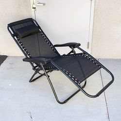 Brand New $40 Foldable Outdoor Patio Zero Gravity Recliner Lounge Chair, Adjustable Headrest, Textilene Mesh