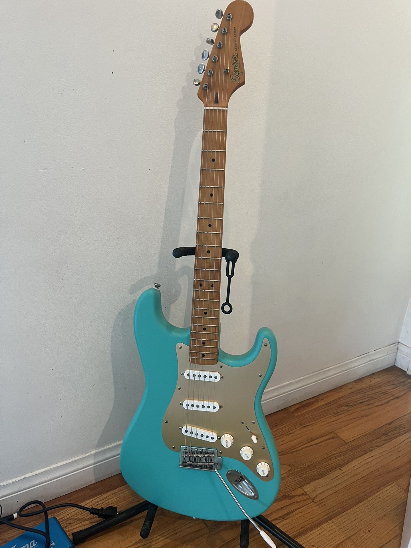 Squier Stratocaster 40th anniversary Upgraded With fender Custom Shop ‘54 Pick Ups