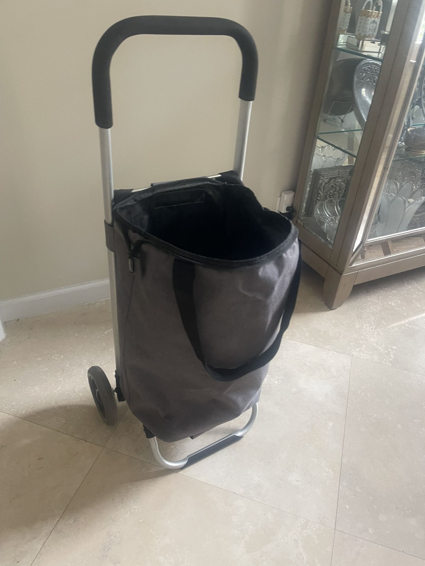 Shopping Trolley- LIKE NEW - SUPER CLEAN