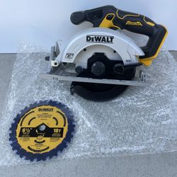 DEWALT 20V MAX Cordless Brushless 6-1/2 in. Sidewinder Style Circular Saw (Tool Only)