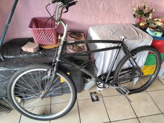 Black shwinn cruiser bike needs fixing selling $20