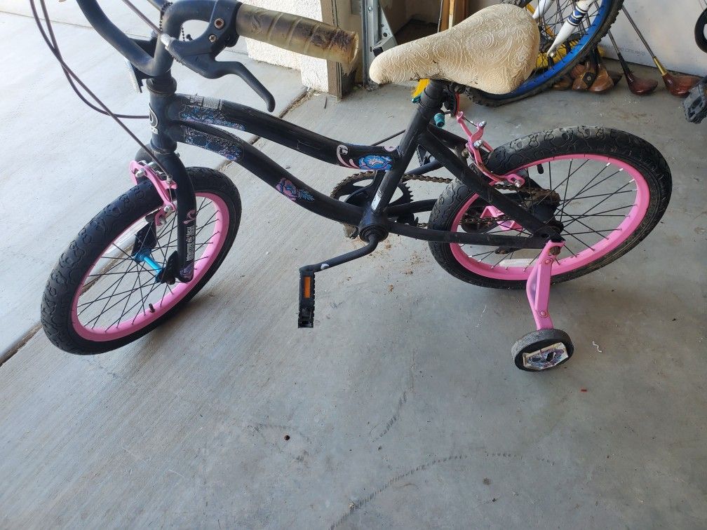 Kids Bike With Trainers