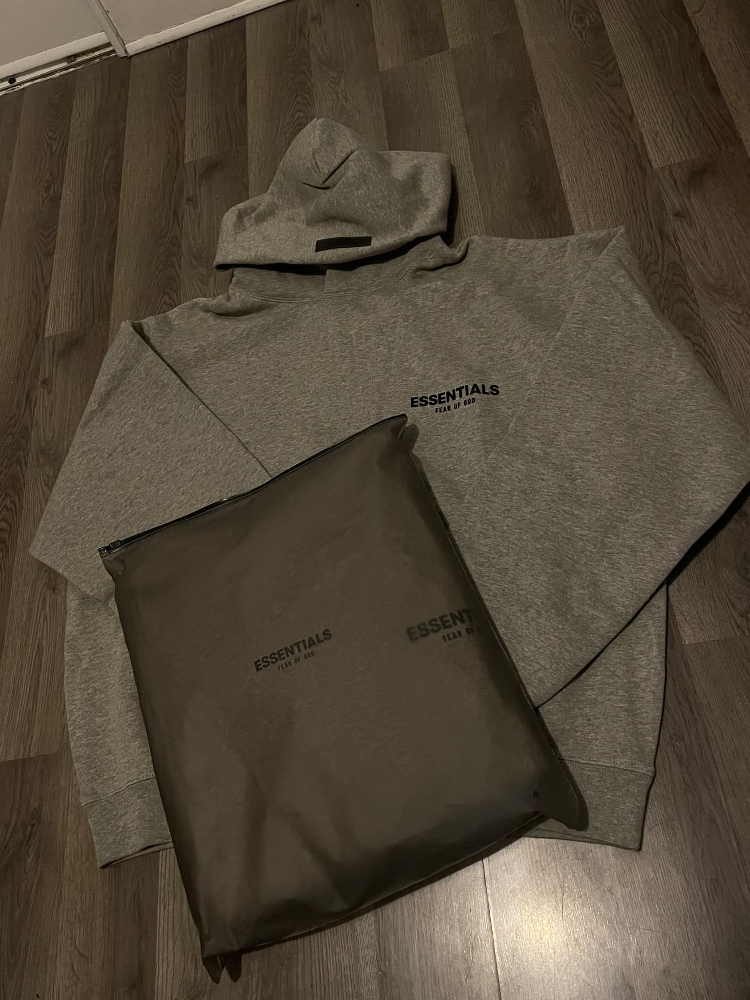 Essential hoodie/ Dark oatmeal