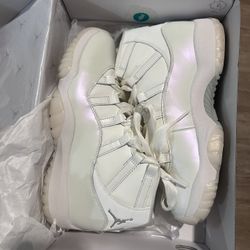 Jordan 11 Pearl