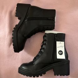 Universal Thread Black Combat Boots