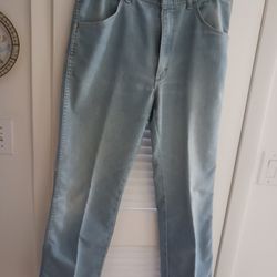 LIGHT BLUE DENIM 5 POCKET LADIES JEANS.