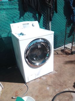 Lg washer front loader in good working condition