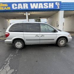 07 Chrysler Town N Country, Great Work,Family Van 1850obo