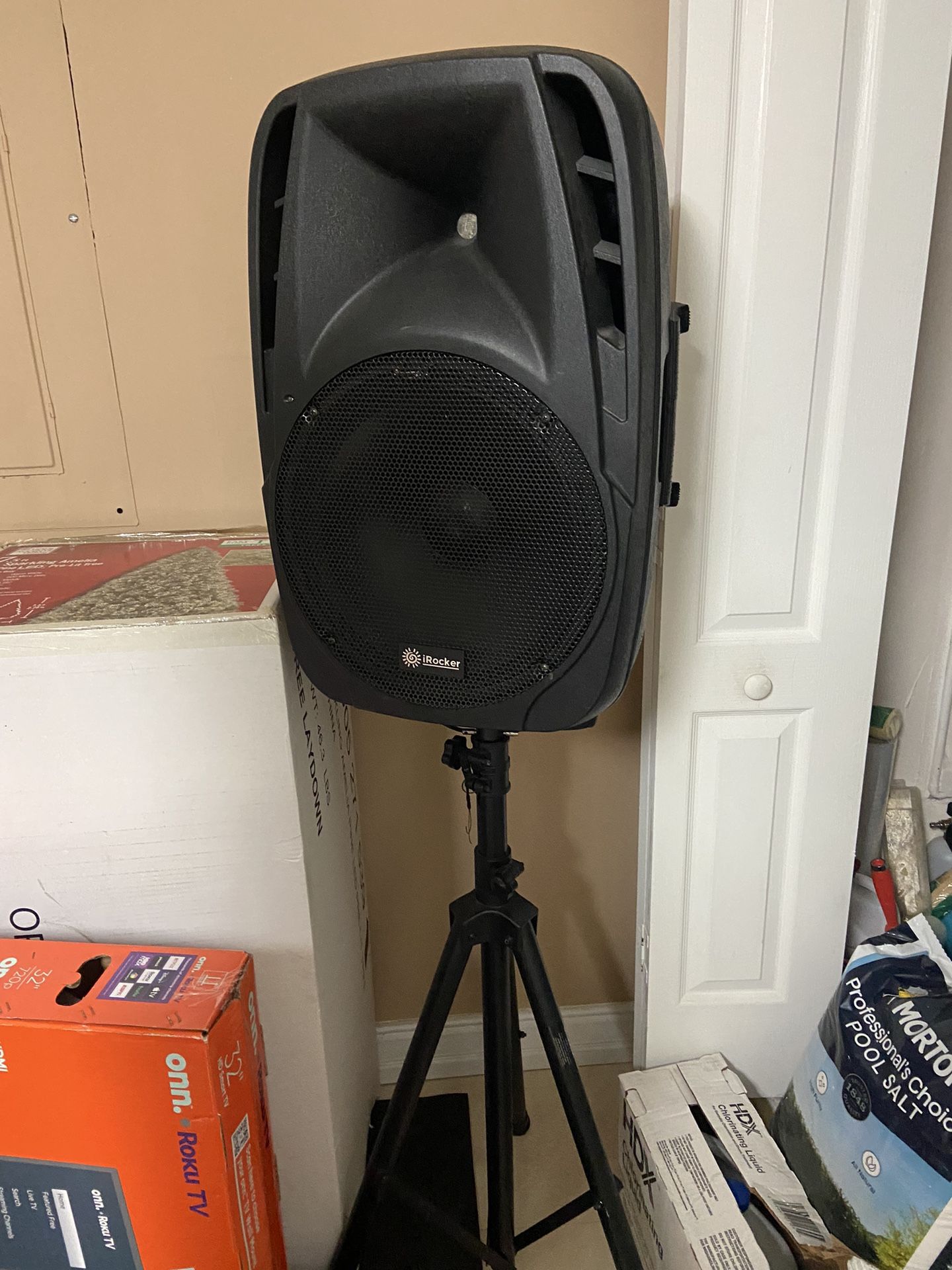 Irocker Party Box With Tripod