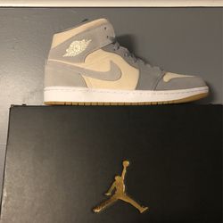 Jordan 1 Mid SE