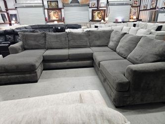 Gray U-Shaped Sectional w/ Reversible Chaise – Delivery Available