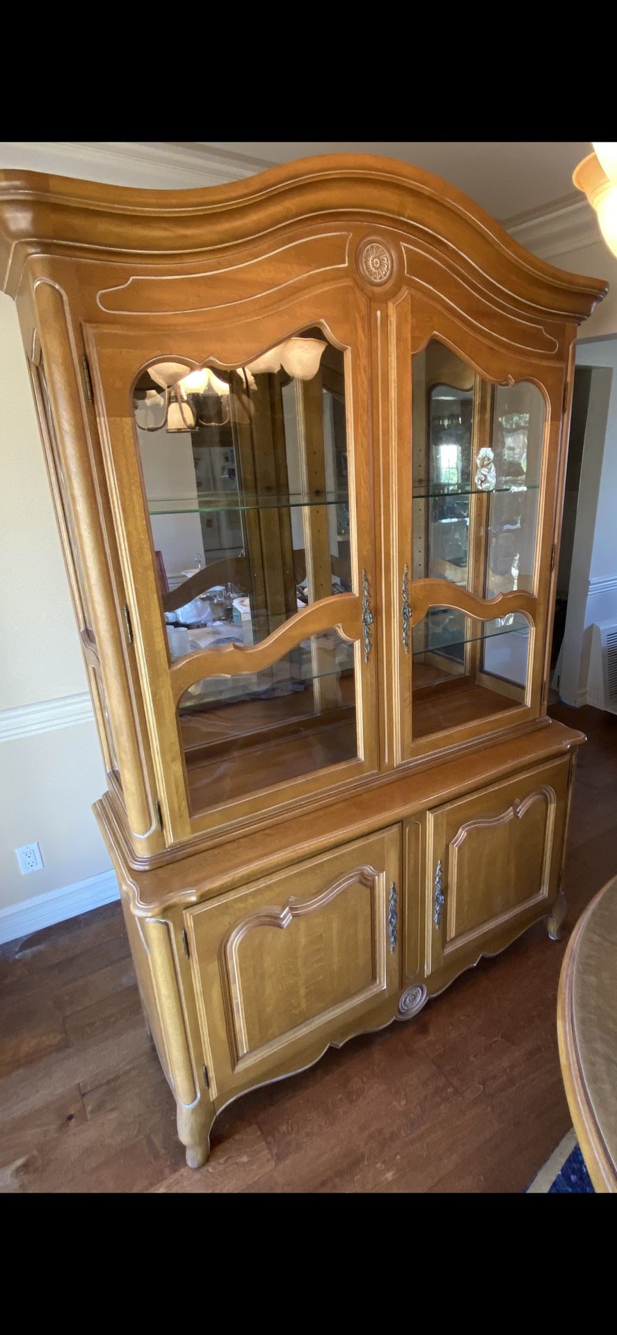 Ethan Allen French country China hutch