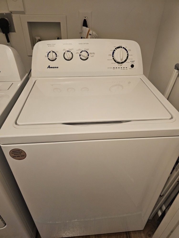 Matching Set Amana Washer And Dryer.