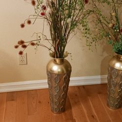 Gold Vase With Flowers 